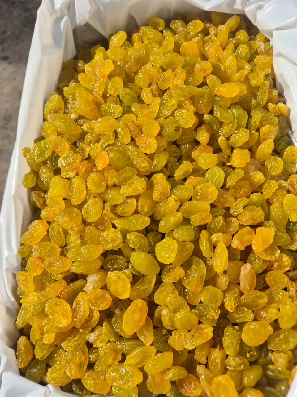Golden — Golden raisin